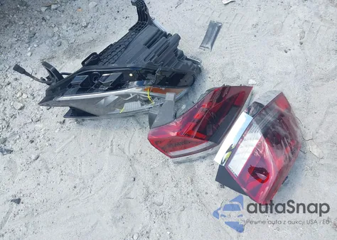 2024 Volkswagen Atlas Cross Sport 2.0T Sel R-Line z USA, uszkodzony, nr VIN 1V2AE2CA1RC253781